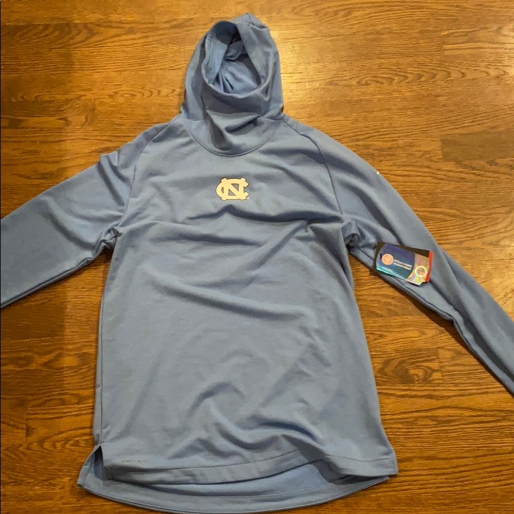 Women’s funnel neck long sleeved shirt